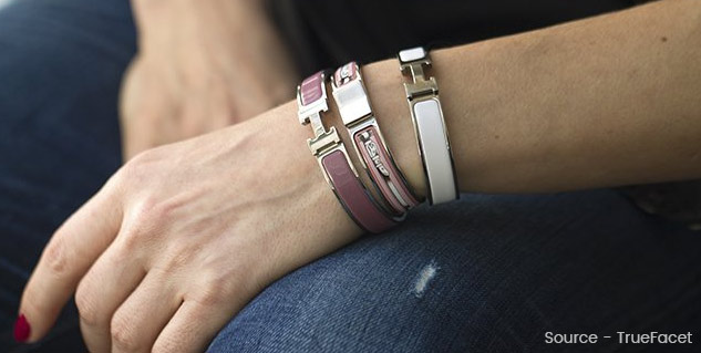 Side-Effects-of-Wearing-Rubber-Bands-on-Your-Wrist