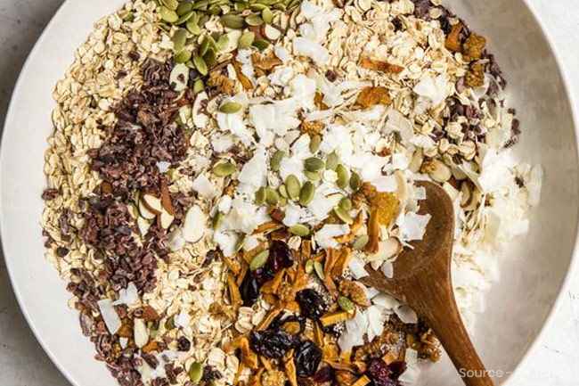 मूसली और नट्स (Muesli With Nuts)