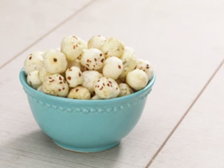 बच्चों को मखाना खिलाने से उनकी सेहत को मिलते हैं ये 9 फायदे, पूरी होती है पोषक तत्वों की कमी 