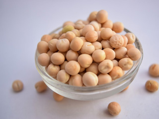 सफेद मटर खाने से सेहत को मिलते हैं ये 9 फायदे 