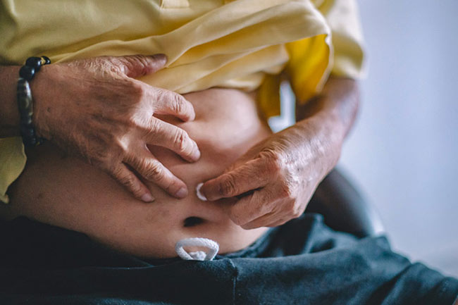 नाभि की सफाई करना क्यों है जरूरी (Why Is it Important to Clean Belly Button)