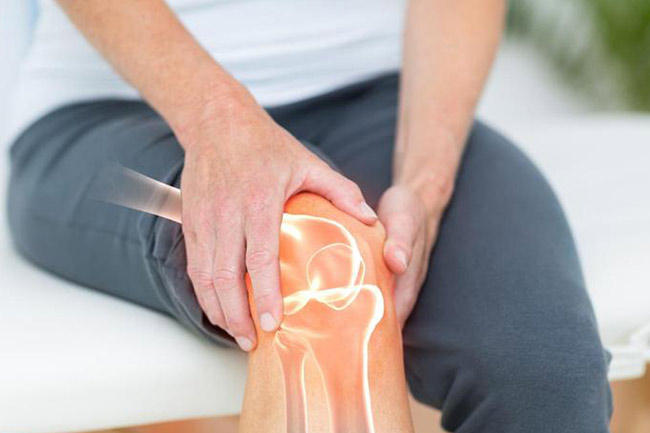 हड्डियों में दर्द होने पर अपनाएं ये घरेलू उपाय (Home Remedies to Cure Joint Pain)
