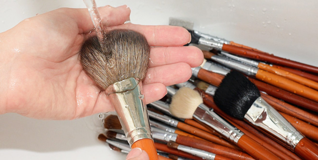 makeup brush