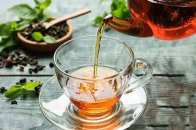3. आयुर्वेदिक काढ़ा (Ayurvedic Kadha for Kidney Cleanse)