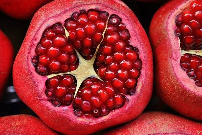 6. अनार (Pomegranate for Kidney Cleanse)