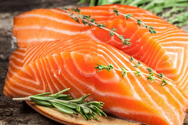 6. फैटी फिश (Fatty Fish)