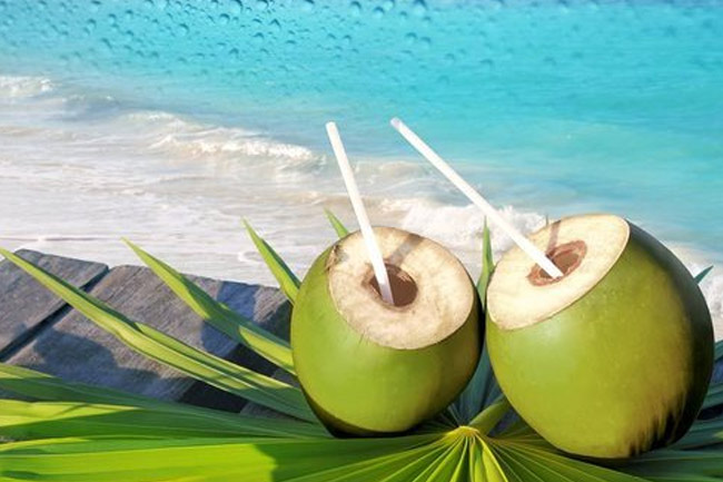 5. नारियल पानी (Coconut Water)