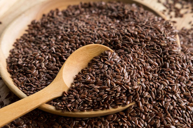 3. अलसी के बीज (Flax Seeds Cure Vaginal Dryness)