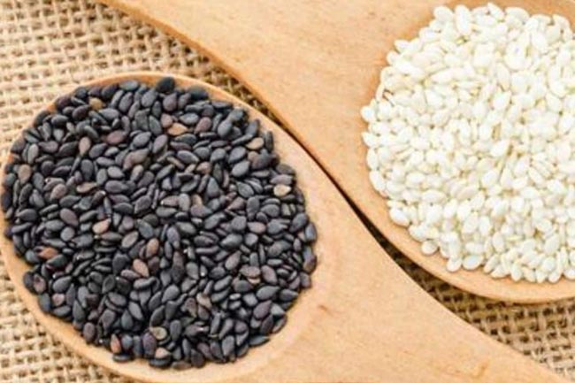 3. तिल के बीजों से एस्ट्रोजन हॉर्मोन में वृद्धि