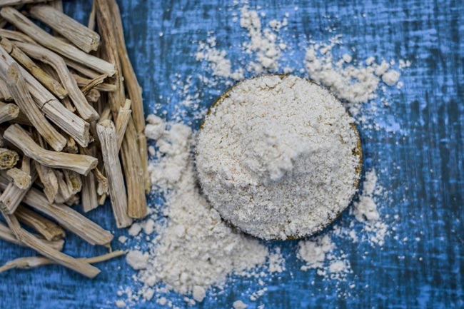 9. एस्ट्रोजन लेवल बढ़ाने में सहायक शतावरी