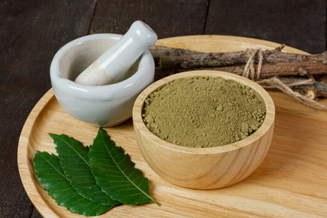 3. स्किन में खुजली या सूजन होने पर इस्तेमाल करें बेलपत्र (Belpatra cures skin problems)
