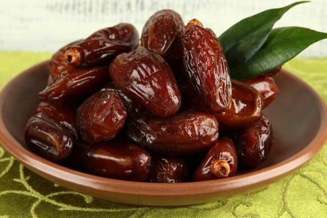 9. खजूर से बढ़ाएं प्रजनन क्षमता