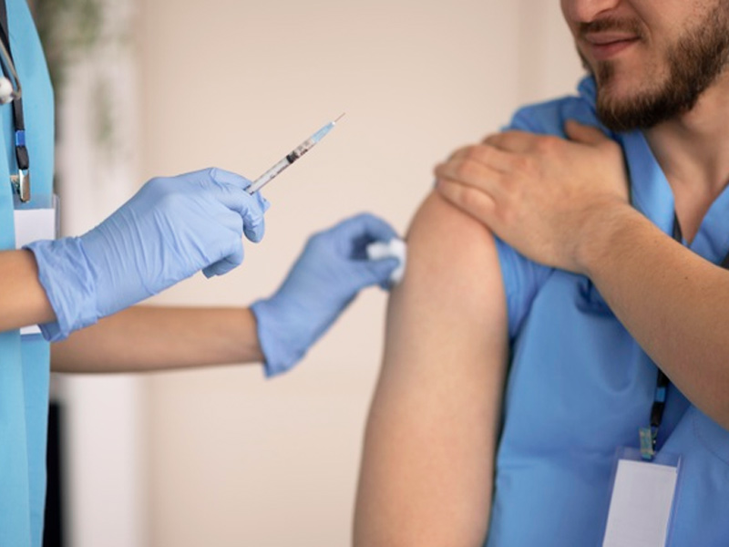 Corona Vaccine: अब 28 दिन के बजाय 2 महीने के गैप में लगेगी कोविशील्ड की दूसरी डोज, केंद्र ने बढ़ाया अंतराल