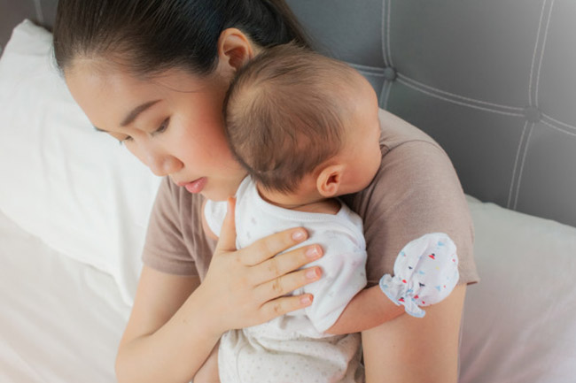 बच्चे को बार-बार हिचकी न आने दें (Preventing hiccups in babies)