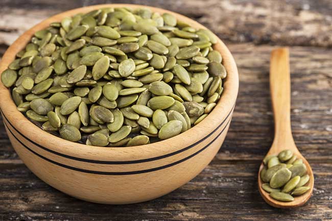 4. कद्दू के बीज (Pumpkin Seeds)