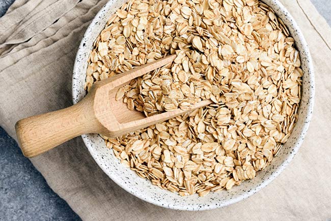 4) ओटमील (Oatmeal)