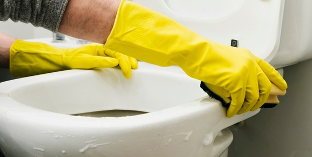 Keeping private toilet space clean