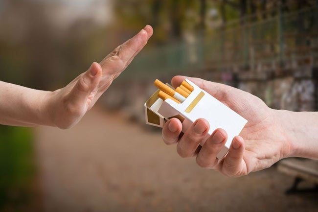 8. शराब और धूम्रपान से दूरी (Avoid Alcohol and Smoking)