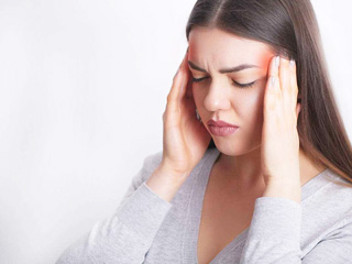 माइग्रेन के दर्द से राहत पाने के लिए अपनाएं ये 9 घरेलू उपाय