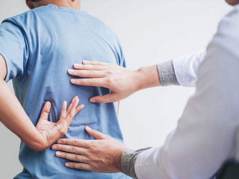 Arthritis Day: रीढ़ की हड्डी को कैसे प्रभावित करता है अर्थराइटिस? जानें स्पाइन को इस रोग से बचाने के 7 उपाय