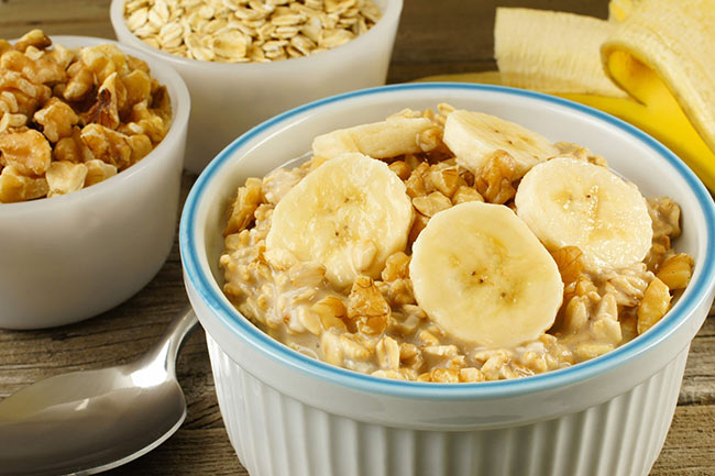 7. केला और ओटमील (Banana and Oatmeal)