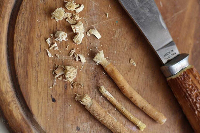 1. दांत में दर्द है तो इस्तेमाल करें मिस्वाक (Miswak helps to get rid of tooth pain)