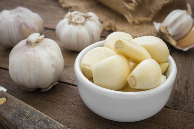 1. लहसुन (Garlic)