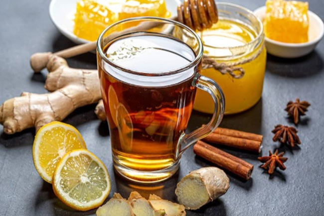 7. अदरक वाली चाय पिएं (Ginger Tea)