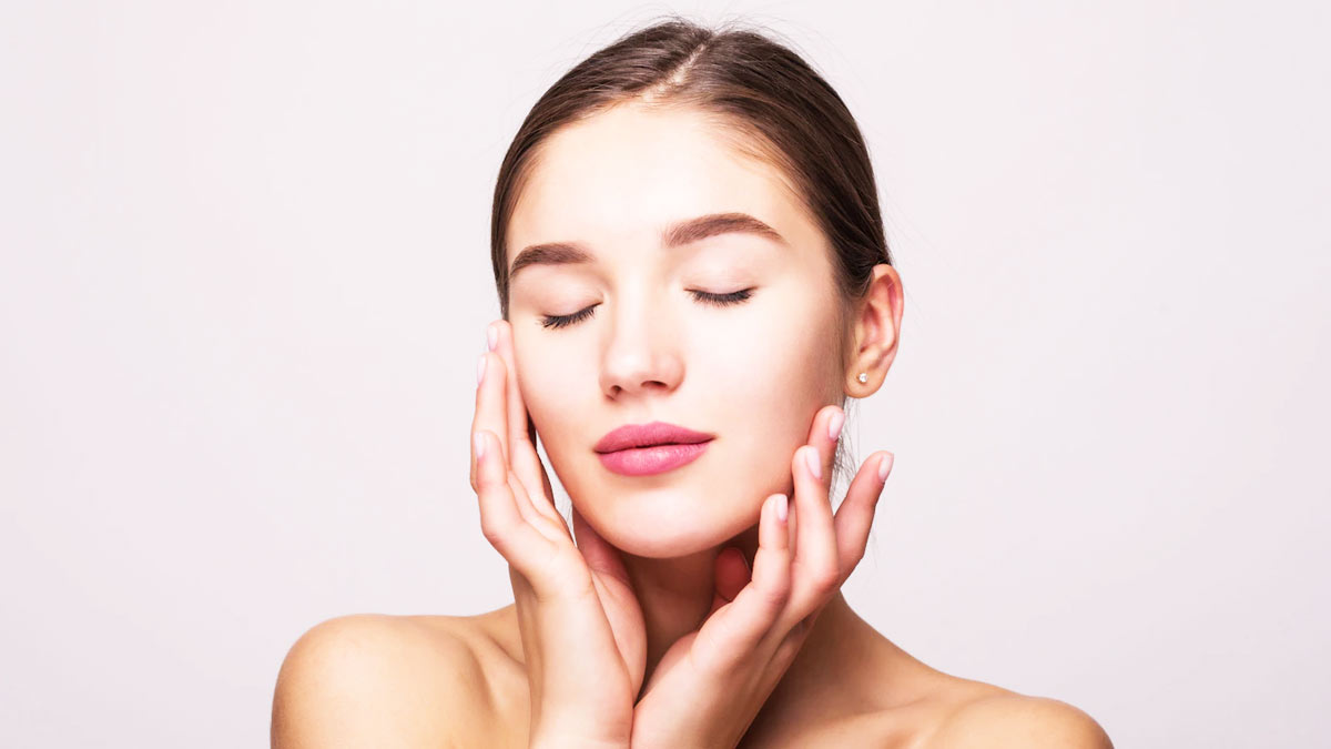 honey foot massage for skin hydration