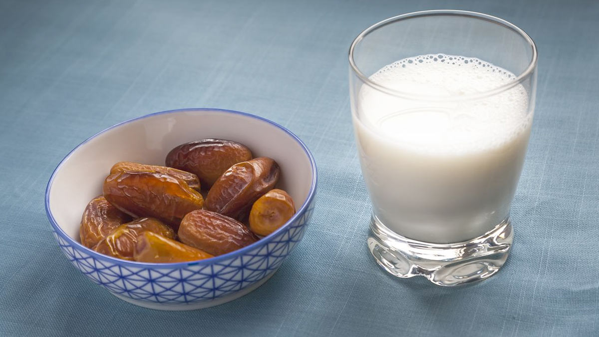 munakka with milk in winters