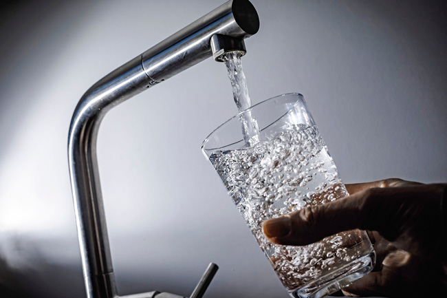 2. पानी (Water)