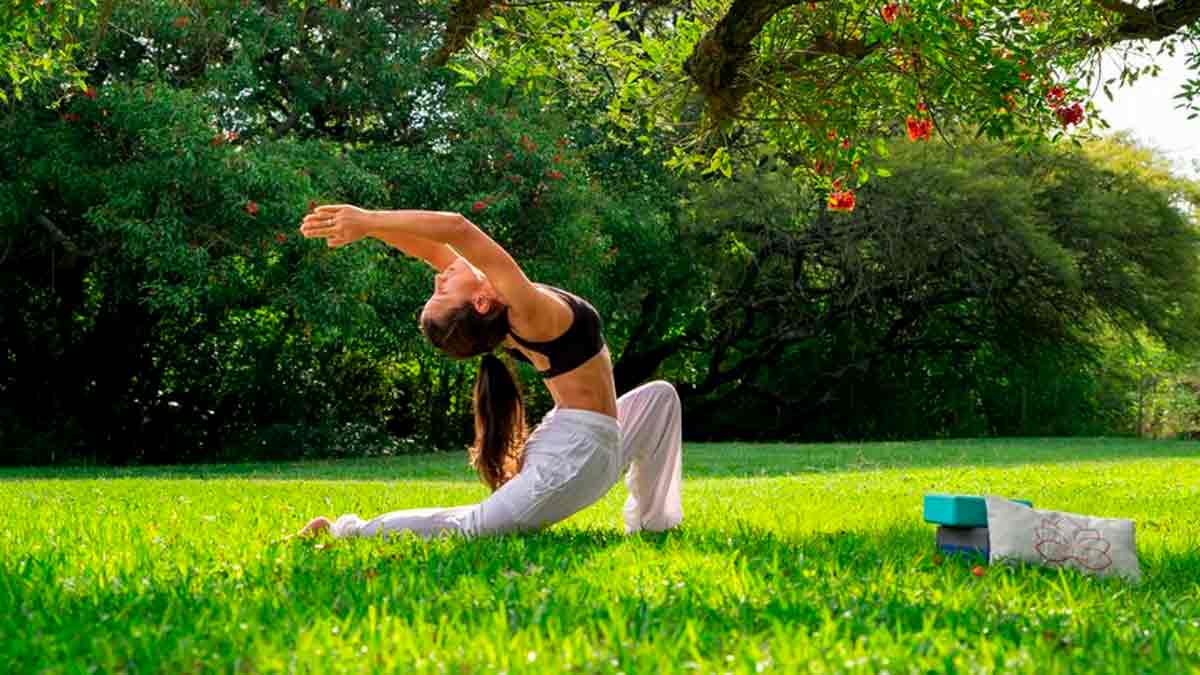 Purna Chandrasana Yoga Benefits