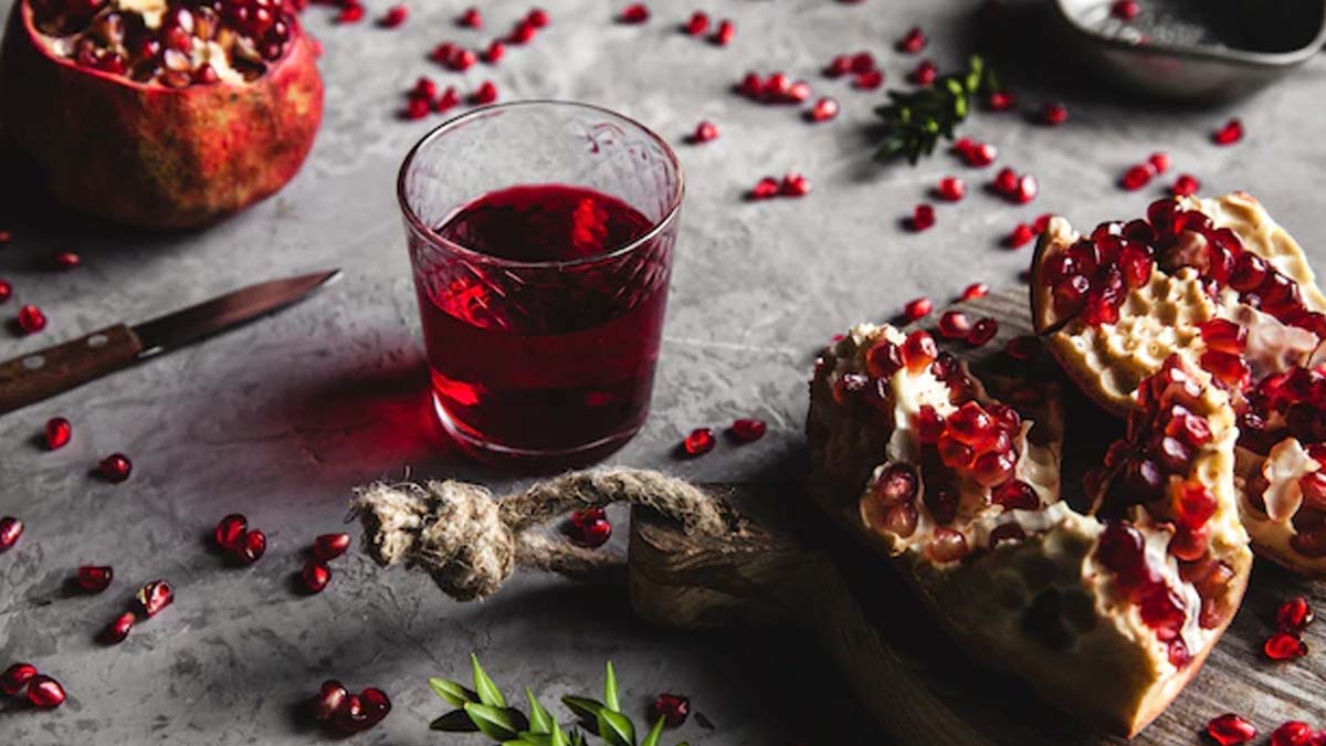 Pomegranate juice for glowing skin