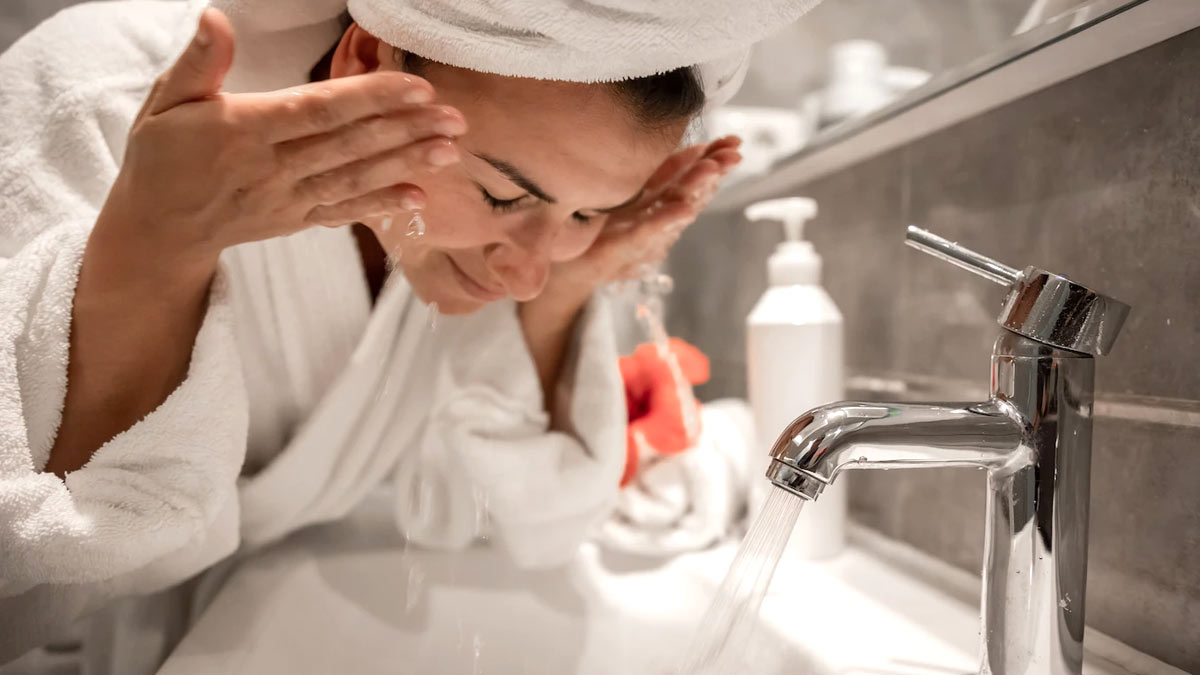 Can We Use Soap After Applying Aloe Vera On Face In Hindi