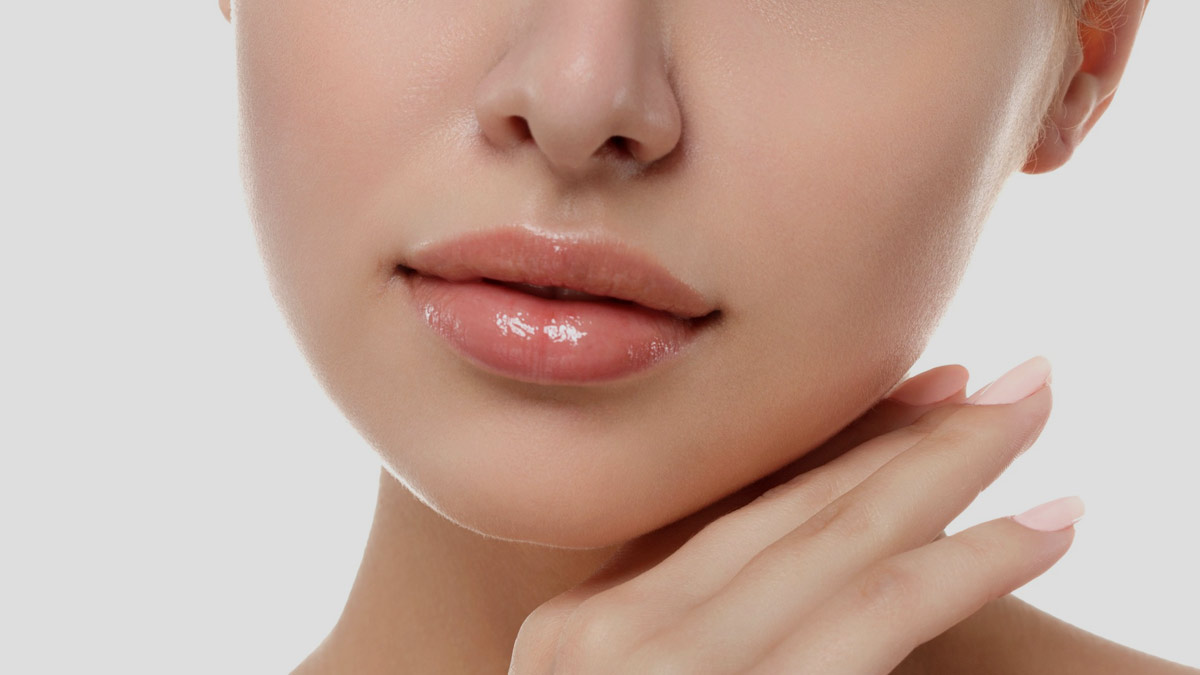 honey-benefits-for-lips-at-night