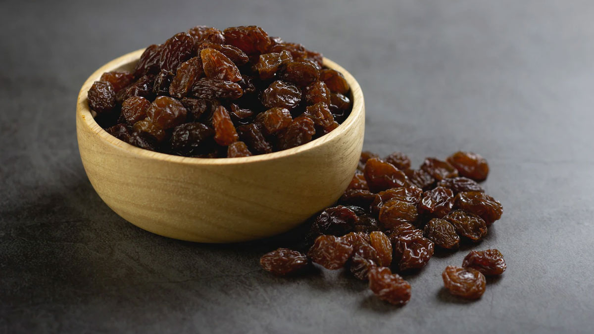 Benefits Of Munakka For Babies In Hindi