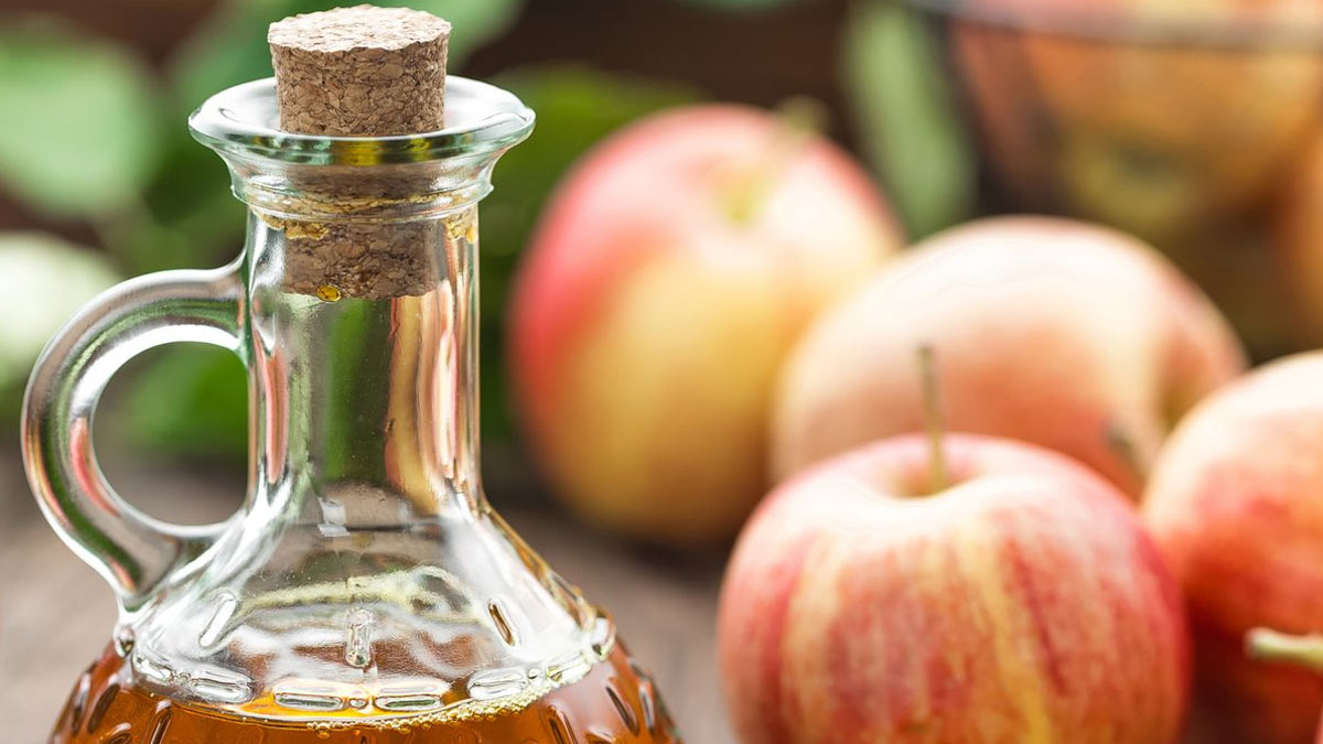 apple juice to clean stomach toxins