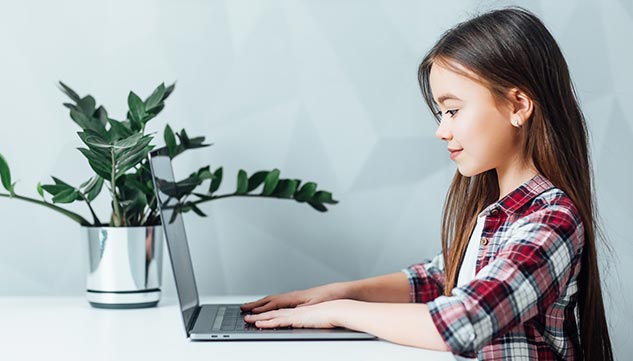 Helping kids manage friends online