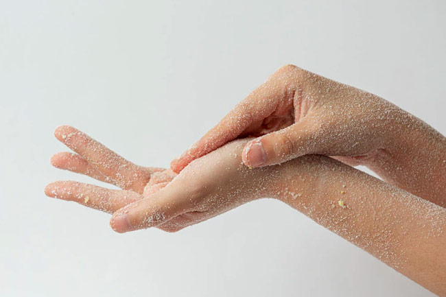 Exfoliating scrub