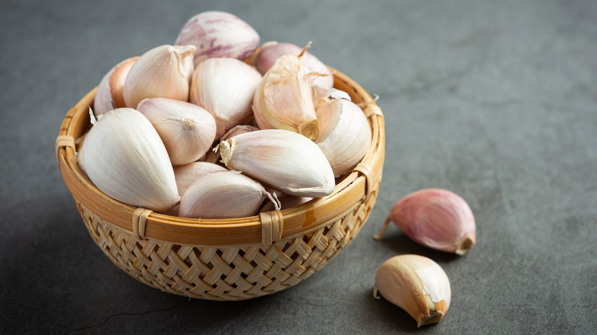 Health Benefits Of Drinking Garlic Water
