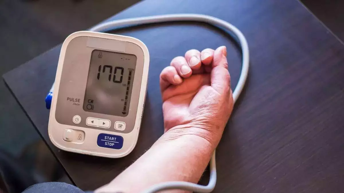 high bp cause weak heart