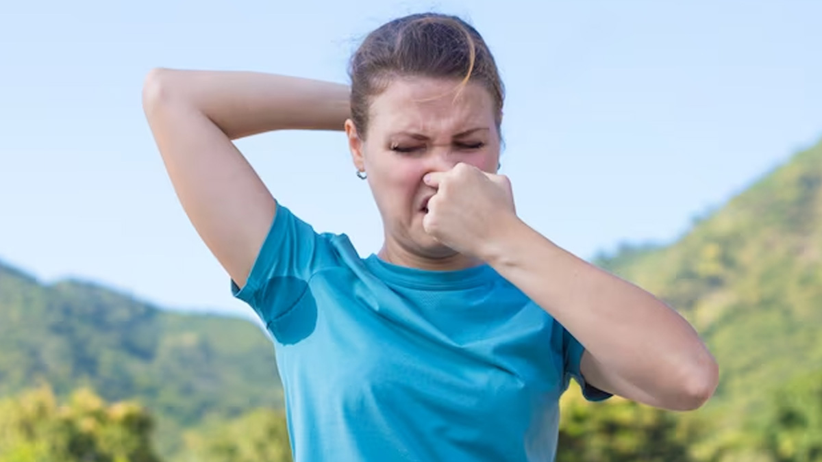 Home-Remedies-to-get-rid-of-Body-Odour-t