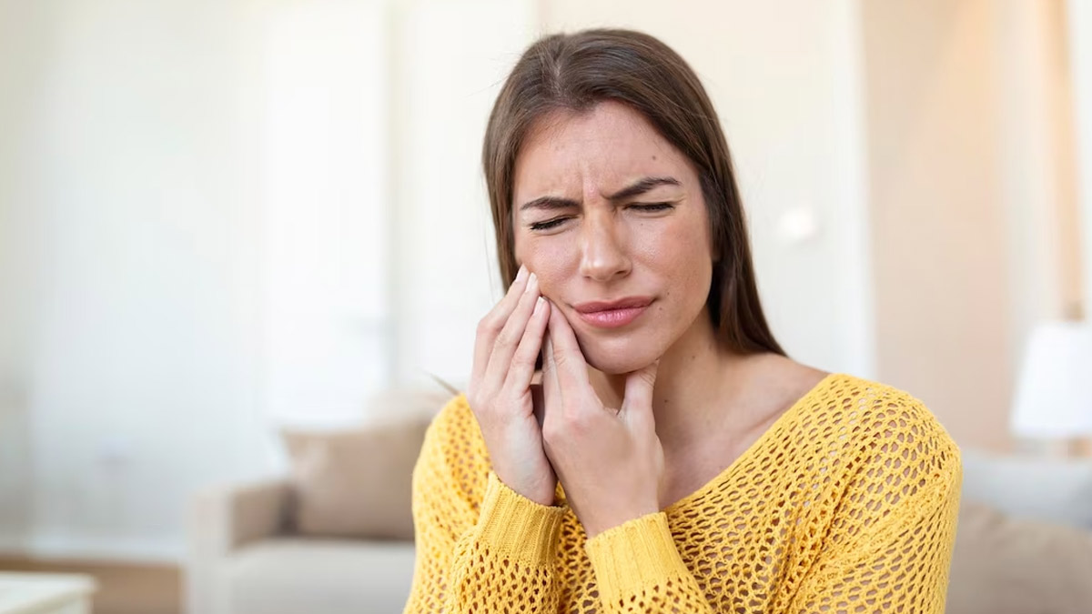 Sensitive-Teeth-How-To-Spot-Gum-Disease-Early