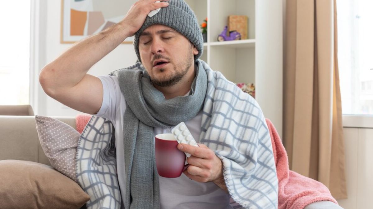 Hemorrhagic Fever Symptoms in hindi