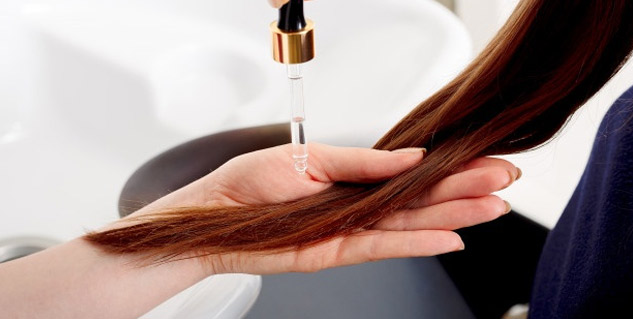 Ways To Strengthen Hair Using Vitamin E Capsules