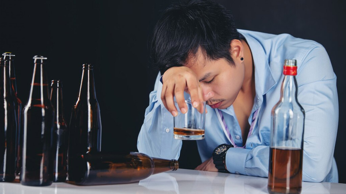 Binge Drinking, Recreational Drug Use Causing Sudden Death In Young Adults, Not Covid Vaccination: Mandaviya