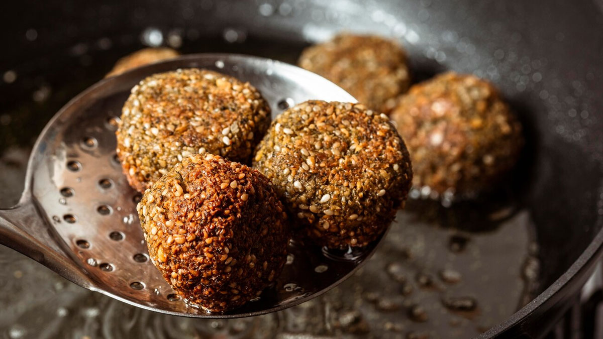 Ajwain Ladoo Benefits And Recipe In Hindi