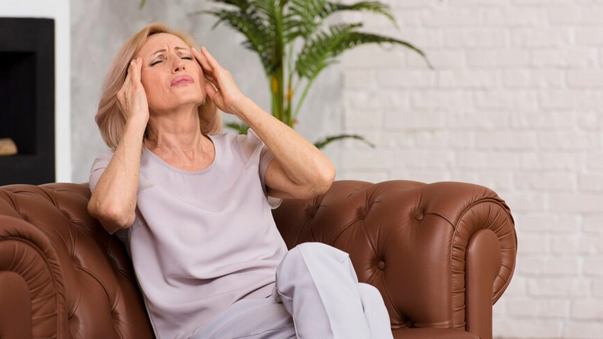 From Hot Flashes To Vaginal Dryness Expert Shares 5 Signs Of