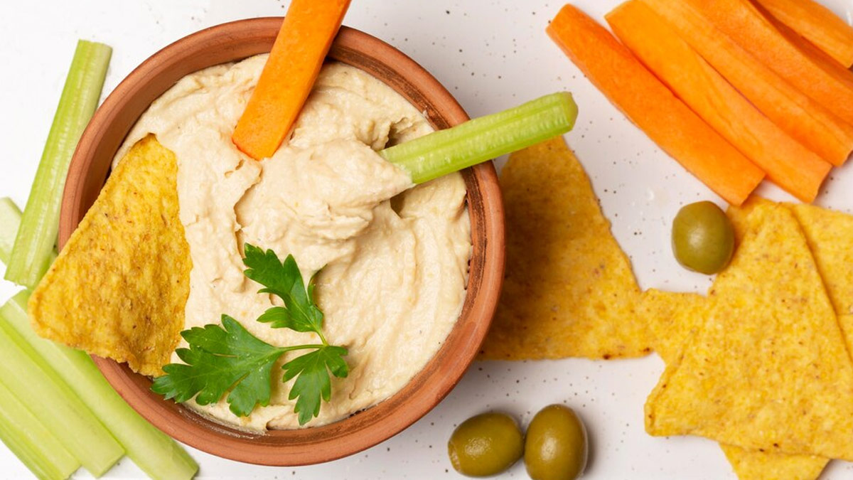 Carrot Slices with Hummus