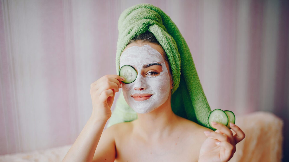 Besan Turmeric And Milk Face Pack Benefits In Hindi